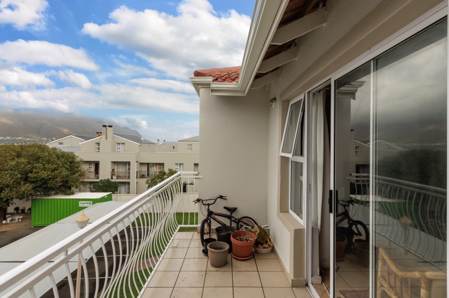 2 Bedroom Property for Sale in Whispering Pines Western Cape